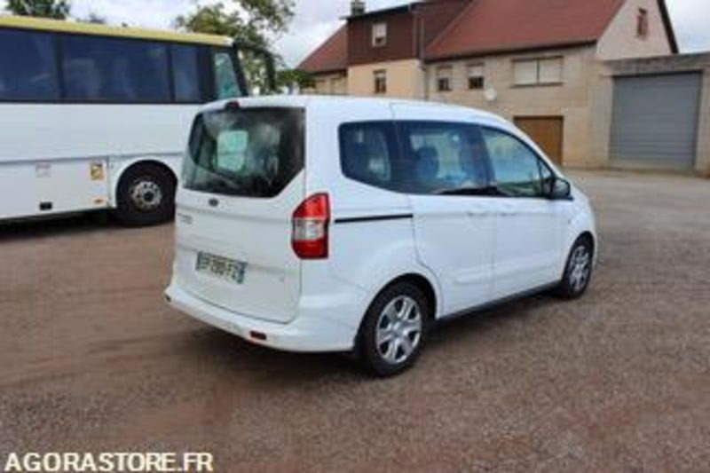 FORD TOURNEO - 2017 - 192 126 KMS- EP280FZ - فان المدمجة: صور 2 FORD TOURNEO - 2017 - 192 126 KMS- EP280FZ - فان المدمجة: صور 2