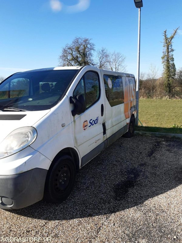 FOURGON TRAFIC - 2010 / 250 000 KM - AX-964-PE - فان: صور 4 FOURGON TRAFIC - 2010 / 250 000 KM - AX-964-PE - فان: صور 4
