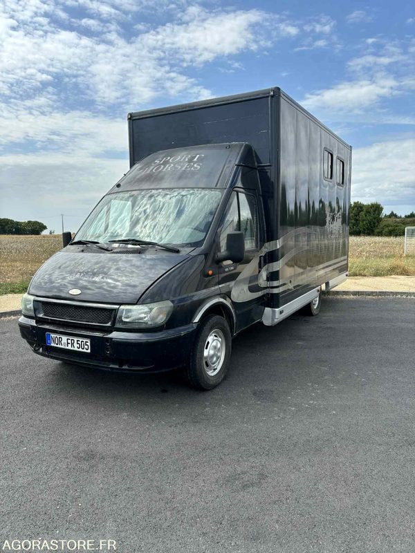 Fourgon FORD - Transport de 2 Chevaux - 2004 - 137 510 KM - فان: صور 1 Fourgon FORD - Transport de 2 Chevaux - 2004 - 137 510 KM - فان: صور 1