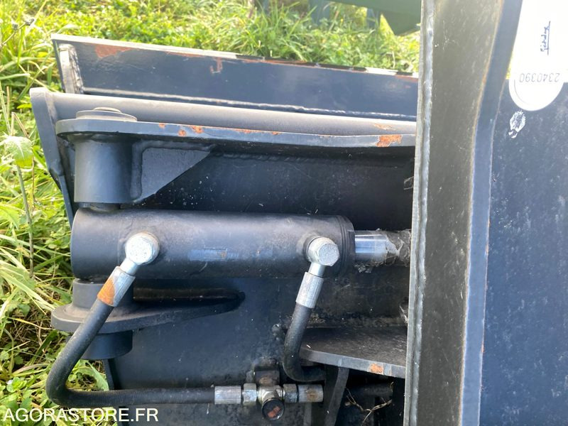 Godet curage orientable pour pelle 4T à 6T NEUF - قطع الغيار - آلات البناء: صور 5 Godet curage orientable pour pelle 4T à 6T NEUF - قطع الغيار - آلات البناء: صور 5