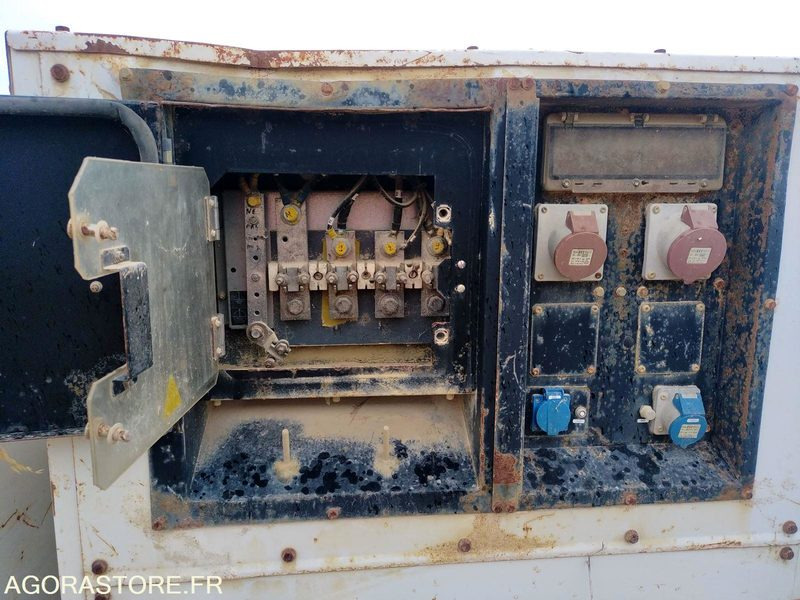 Groupe électrogène SDMO 60 kVA - مجموعة المولدات: صور 5 Groupe électrogène SDMO 60 kVA - مجموعة المولدات: صور 5