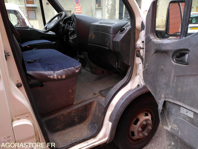 IVECO AMPLIROLL - الشاحنات الصغيرة المسطحة: صور 5 IVECO AMPLIROLL - الشاحنات الصغيرة المسطحة: صور 5