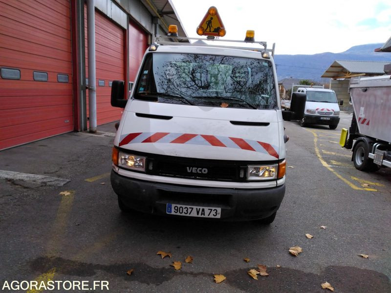 IVECO AMPLIROLL - الشاحنات الصغيرة المسطحة: صور 2 IVECO AMPLIROLL - الشاحنات الصغيرة المسطحة: صور 2