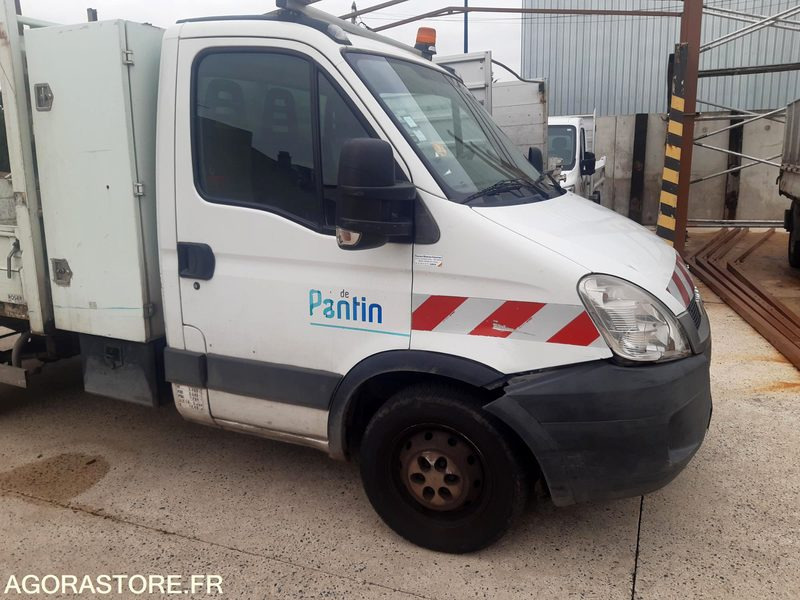 IVECO BENNE DANS L'ETAT - قلاب صغير: صور 2 IVECO BENNE DANS L'ETAT - قلاب صغير: صور 2