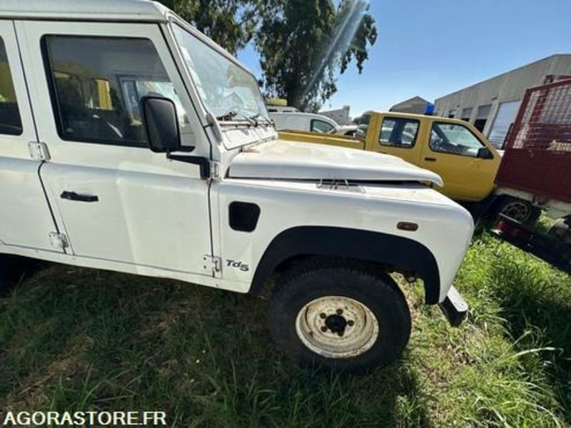 LAND ROVER DEFENDER - 2002 - 173989KM - 1158GY2B - شاحنة البيك أب: صور 4 LAND ROVER DEFENDER - 2002 - 173989KM - 1158GY2B - شاحنة البيك أب: صور 4