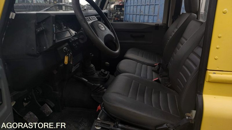 LAND ROVER DEFENDER - 2003 - 98879km - شاحنة البيك أب: صور 5 LAND ROVER DEFENDER - 2003 - 98879km - شاحنة البيك أب: صور 5