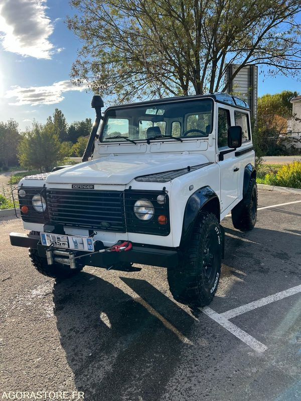 LAND ROVER DEFENDER 90 - 175 000km - سيارة دفع رباعي: صور 2 LAND ROVER DEFENDER 90 - 175 000km - سيارة دفع رباعي: صور 2
