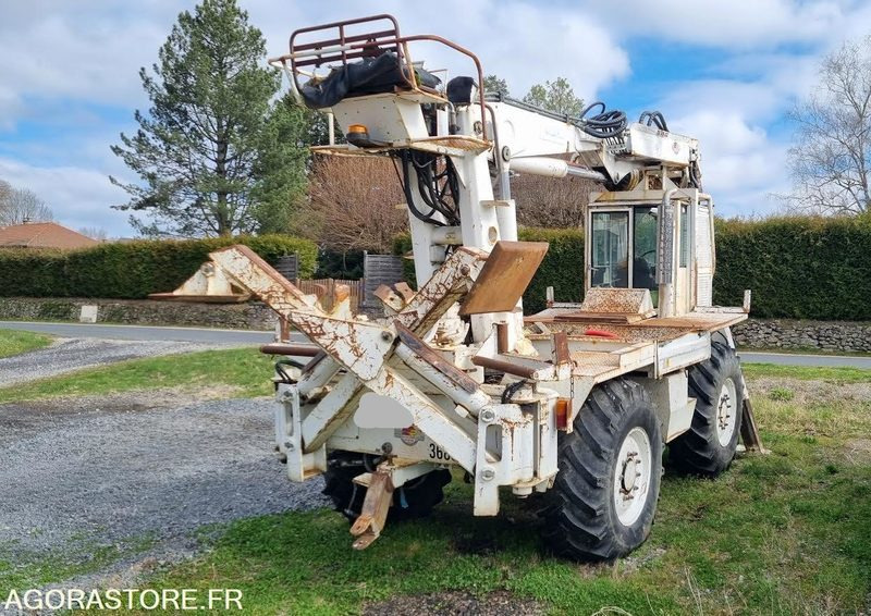 MACHINE A PLANTER LES POTEAUX - RISA CHALLENGER - 2001 - 3950heures - آلات البناء: صور 3 MACHINE A PLANTER LES POTEAUX - RISA CHALLENGER - 2001 - 3950heures - آلات البناء: صور 3