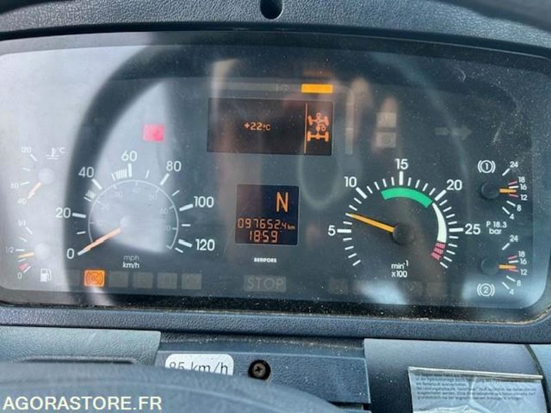 MERCEDES UNIMOG U300C VERSION COMMUNALE 2000 97652 KM - شاحنة: صور 3 MERCEDES UNIMOG U300C VERSION COMMUNALE 2000 97652 KM - شاحنة: صور 3