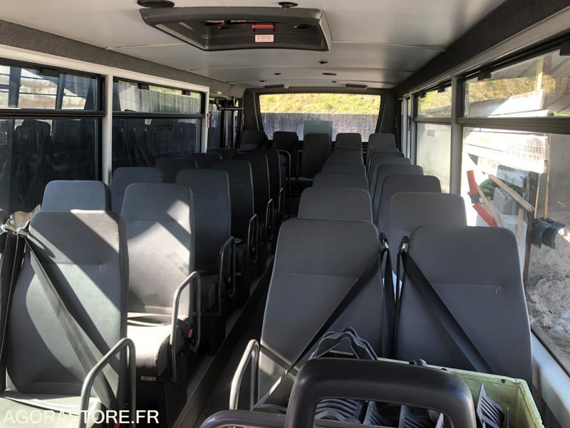 MINI-BUS MERCEDES VARIO - 127178 kms - 2000 - صغيرة, ميكروباص: صور 3 MINI-BUS MERCEDES VARIO - 127178 kms - 2000 - صغيرة, ميكروباص: صور 3
