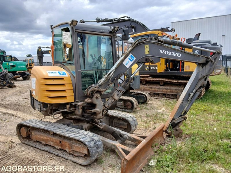 MINIPELLE VOLVO EC 35 C - 2015 / 5193 HEURES - حفارة مصغرة: صور 2 MINIPELLE VOLVO EC 35 C - 2015 / 5193 HEURES - حفارة مصغرة: صور 2