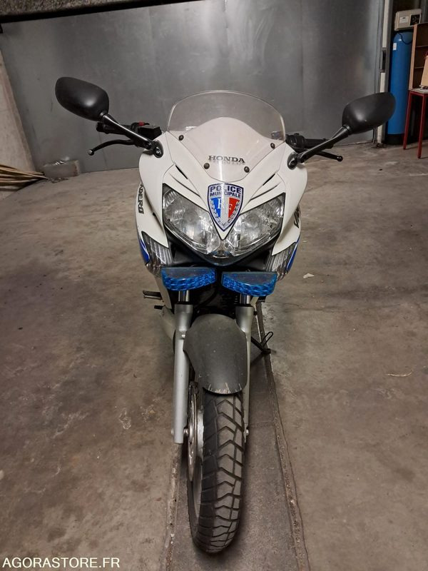 MOTO HONDA VARADERO 125 - دراجة بخارية: صور 3 MOTO HONDA VARADERO 125 - دراجة بخارية: صور 3