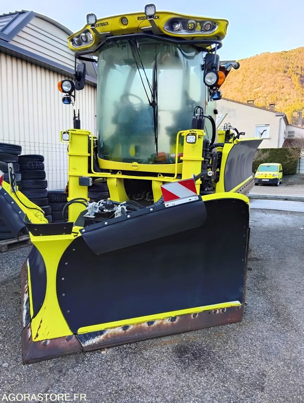 Matériel de déneigement RIDERTRACK CHAPTRAC 230 - جرافة ثلج: صور 3 Matériel de déneigement RIDERTRACK CHAPTRAC 230 - جرافة ثلج: صور 3