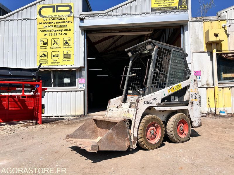 Mini-chargeuse Bobcat 463 - 2001 - 3055 heures - لودر: صور 1 Mini-chargeuse Bobcat 463 - 2001 - 3055 heures - لودر: صور 1