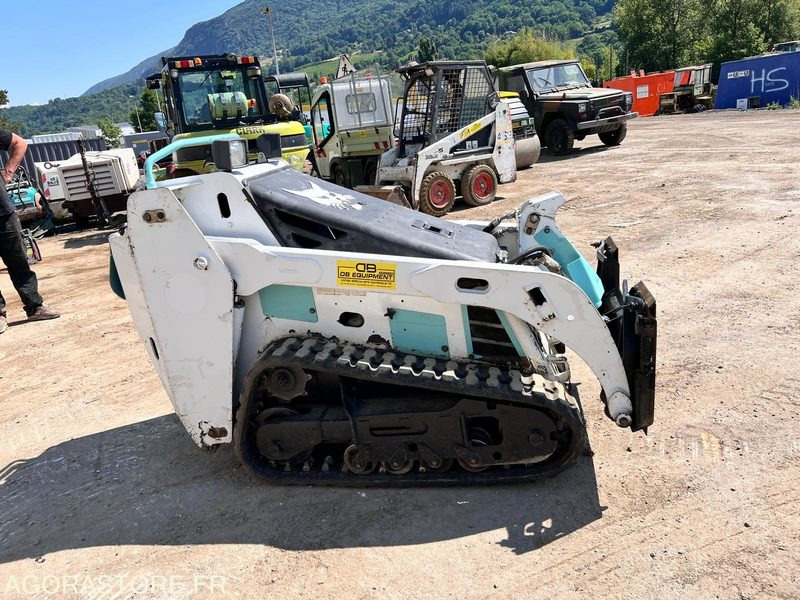 Mini-chargeuseà chenilles Bobcat MT55 - اللودر المجنزر صغير: صور 5 Mini-chargeuseà chenilles Bobcat MT55 - اللودر المجنزر صغير: صور 5