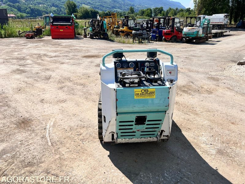 Mini-chargeuseà chenilles Bobcat MT55 - اللودر المجنزر صغير: صور 3 Mini-chargeuseà chenilles Bobcat MT55 - اللودر المجنزر صغير: صور 3