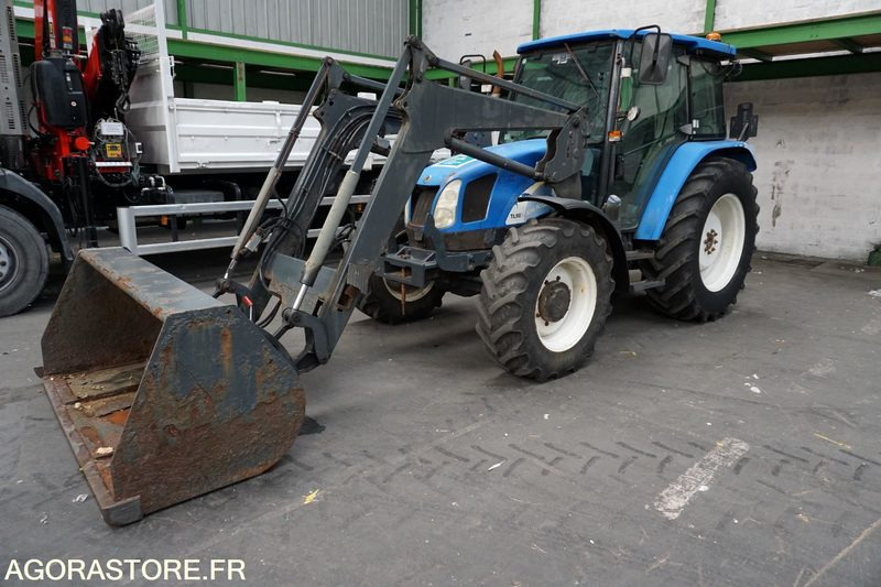 NEW HOLLAND - جرار: صور 1 NEW HOLLAND - جرار: صور 1