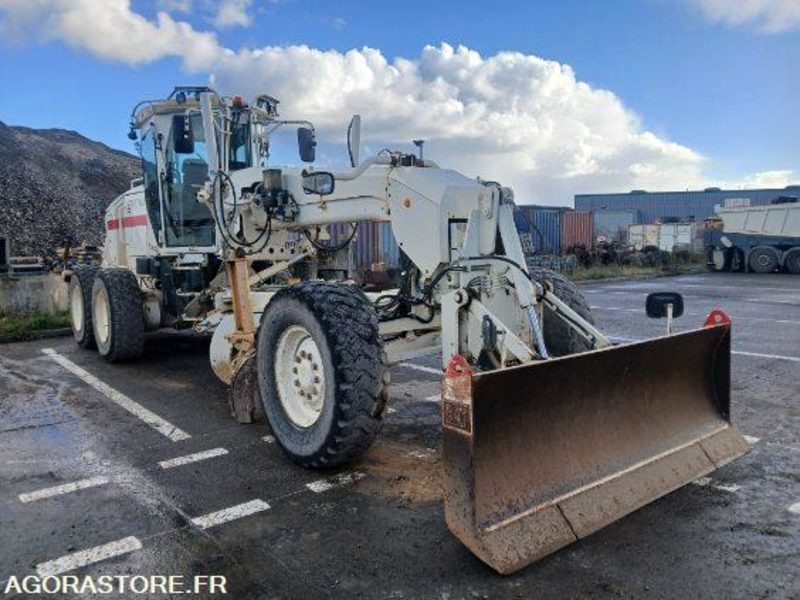 NIVEULEUSE - CATERPILLAR - 120M - 2011 - 12600H - آلة تسوية الأرض: صور 5 NIVEULEUSE - CATERPILLAR - 120M - 2011 - 12600H - آلة تسوية الأرض: صور 5