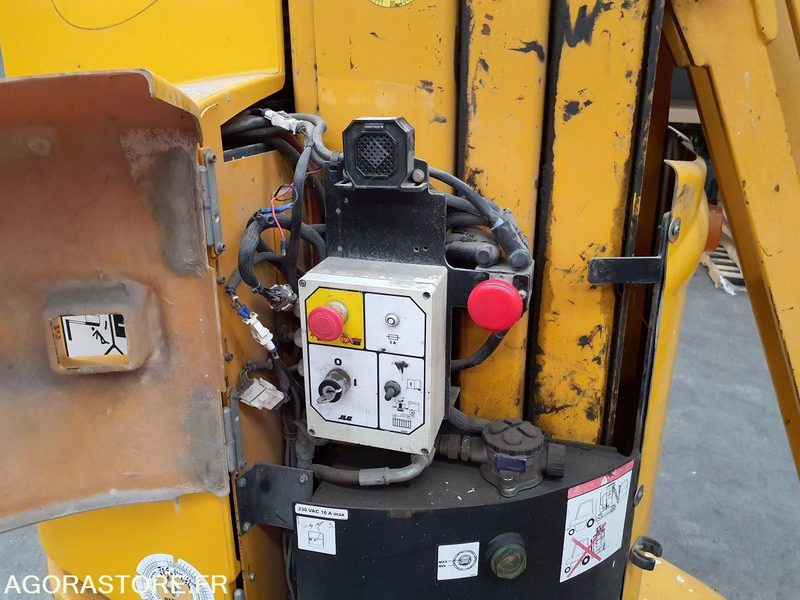 Nacelles à mât vertical GROVE TOUCAN 861 - منصات هيدروليكية متنقلة: صور 3 Nacelles à mât vertical GROVE TOUCAN 861 - منصات هيدروليكية متنقلة: صور 3