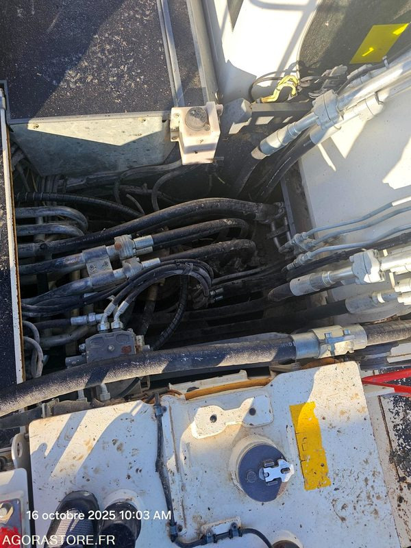 حفارة PELLE A CHENILLE LIEBHERR R946 - 2015 / 10235H (MPC022): صور 19