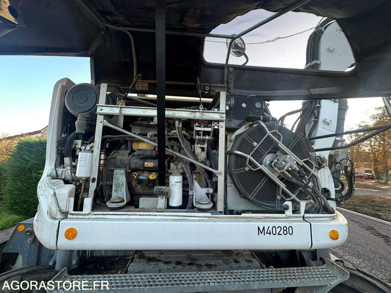 PELLES SUR PNEUS - LIEBHERR - A910 COMPACT- 2014 / 10242 HEURES (M40280) - حفارة: صور 4 PELLES SUR PNEUS - LIEBHERR - A910 COMPACT- 2014 / 10242 HEURES (M40280) - حفارة: صور 4