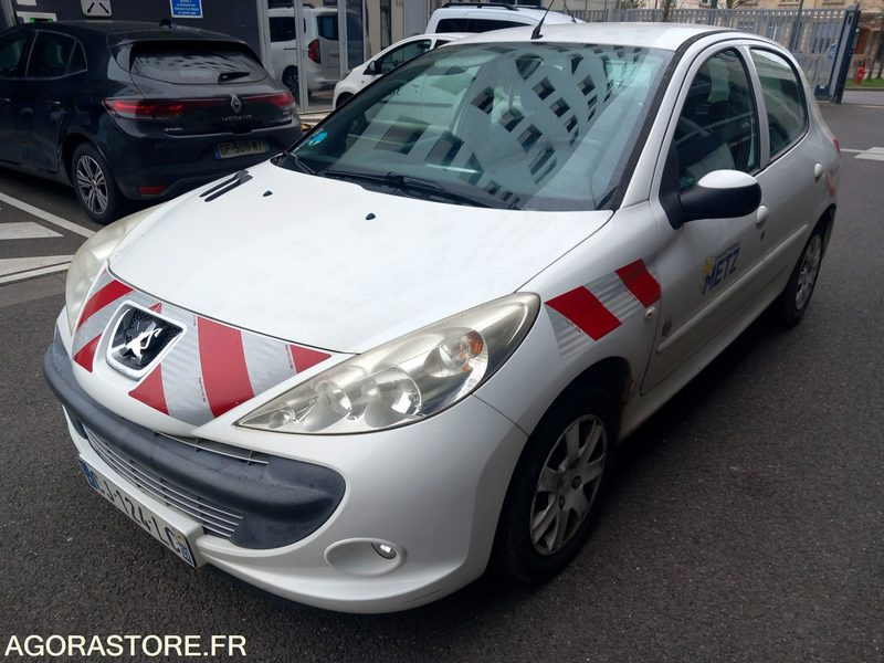 PEUGEOT 206+ 1.4i 73 cv - bon état - 103 800 km - SANS CT - CJ-124-LC - سيارة: صور 1 PEUGEOT 206+ 1.4i 73 cv - bon état - 103 800 km - SANS CT - CJ-124-LC - سيارة: صور 1