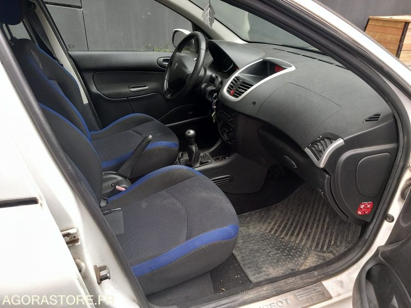PEUGEOT 206+ 1.4i 73 cv - bon état - 103 800 km - SANS CT - CJ-124-LC - سيارة: صور 4 PEUGEOT 206+ 1.4i 73 cv - bon état - 103 800 km - SANS CT - CJ-124-LC - سيارة: صور 4