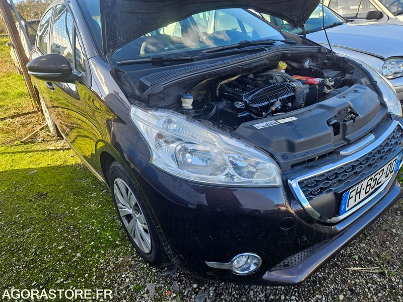 PEUGEOT 208 1.2 PURETECH 82CV - سيارة: صور 3 PEUGEOT 208 1.2 PURETECH 82CV - سيارة: صور 3
