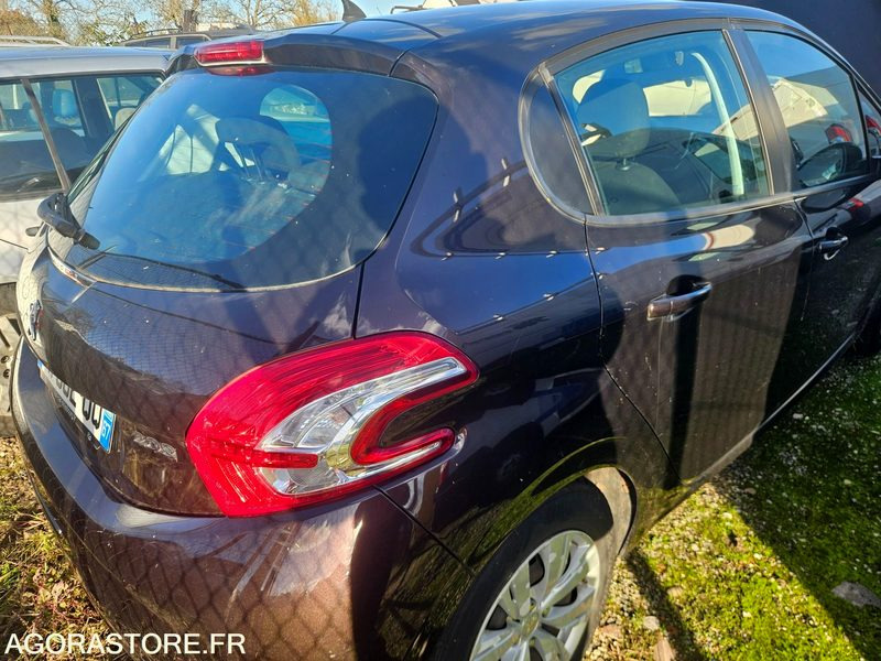 PEUGEOT 208 1.2 PURETECH 82CV - سيارة: صور 4 PEUGEOT 208 1.2 PURETECH 82CV - سيارة: صور 4