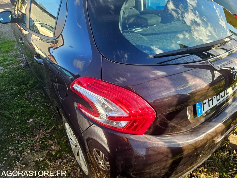 PEUGEOT 208 1.2 PURETECH 82CV - سيارة: صور 1 PEUGEOT 208 1.2 PURETECH 82CV - سيارة: صور 1