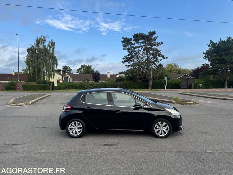 PEUGEOT 208 1.4 HDI ALLURE 197 000 KM - سيارة: صور 5 PEUGEOT 208 1.4 HDI ALLURE 197 000 KM - سيارة: صور 5