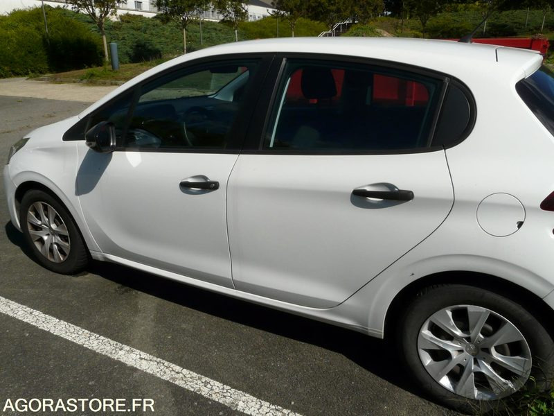 PEUGEOT 208 DX190CZ - سيارة: صور 4 PEUGEOT 208 DX190CZ - سيارة: صور 4