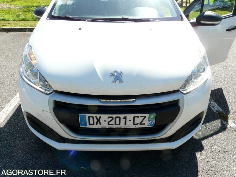 PEUGEOT 208 DX201CZ - سيارة: صور 1 PEUGEOT 208 DX201CZ - سيارة: صور 1