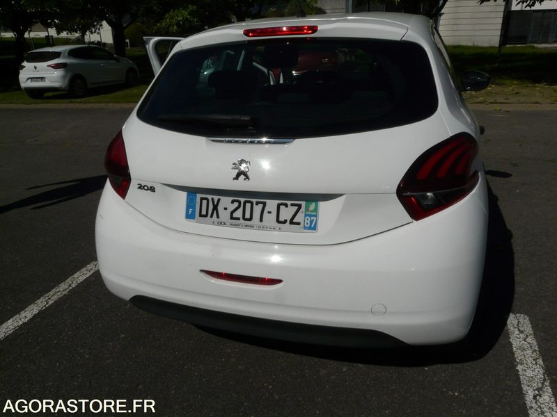 PEUGEOT 208 DX207CZ - سيارة: صور 2 PEUGEOT 208 DX207CZ - سيارة: صور 2
