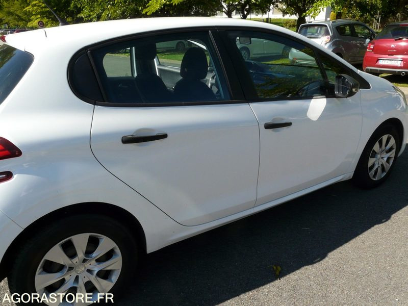 PEUGEOT 208 DX207CZ - سيارة: صور 3 PEUGEOT 208 DX207CZ - سيارة: صور 3