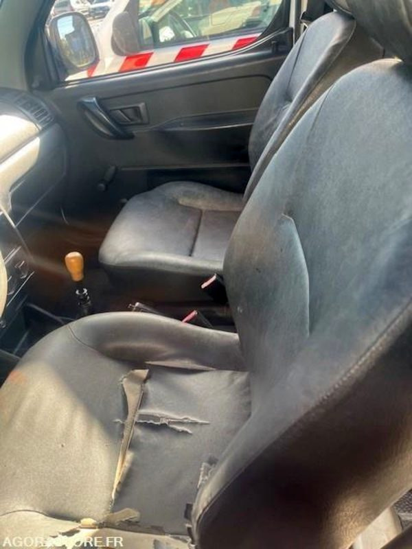 PEUGEOT PARTNER 1.1 1998 - فان المدمجة: صور 5 PEUGEOT PARTNER 1.1 1998 - فان المدمجة: صور 5