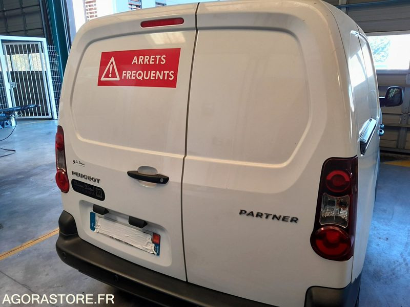 PEUGEOT PARTNER II 1.6 Vti 50026 kms 2016 frigo - فان المدمجة: صور 5 PEUGEOT PARTNER II 1.6 Vti 50026 kms 2016 frigo - فان المدمجة: صور 5