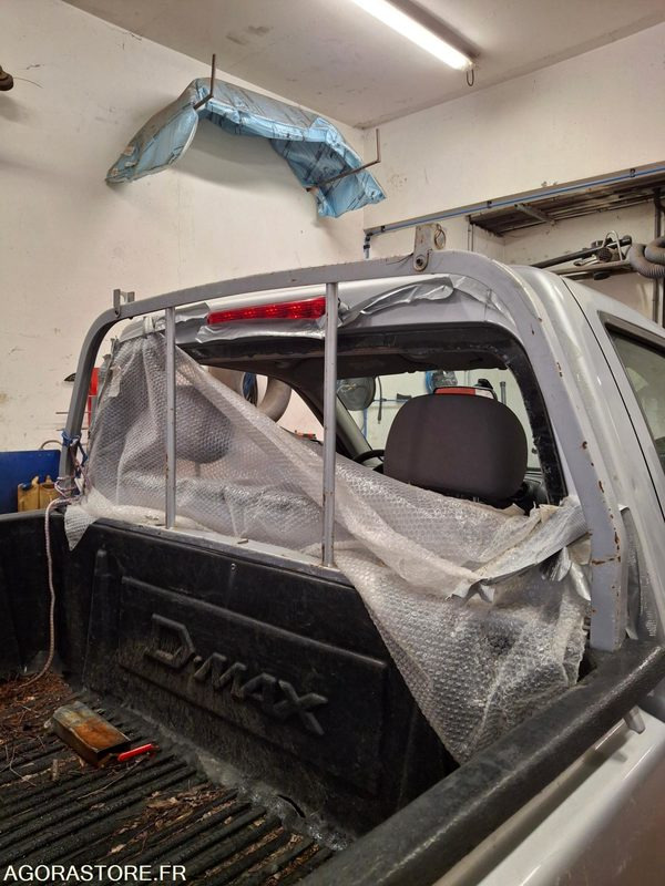 PICK UP D MAX   ISUZU - شاحنة البيك أب: صور 5 PICK UP D MAX   ISUZU - شاحنة البيك أب: صور 5