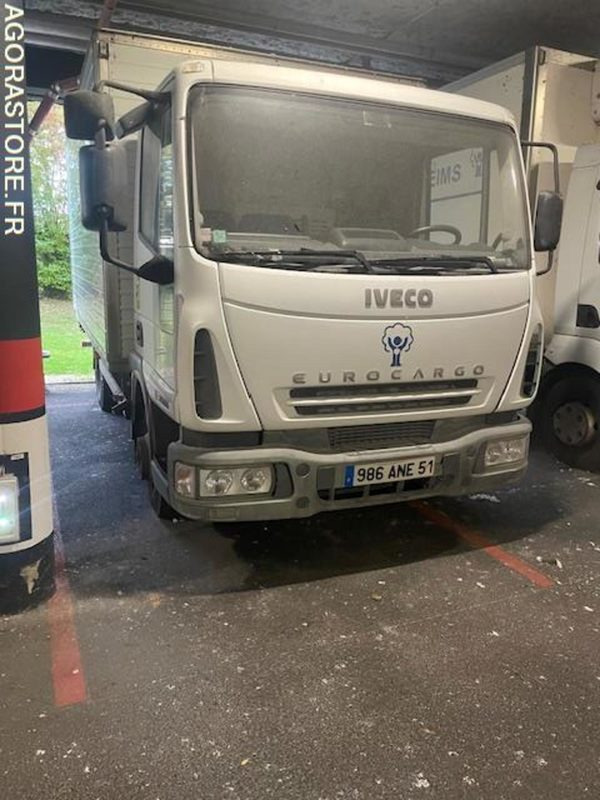 POID LOURD IVECO - بصندوق مغلق شاحنة: صور 1 POID LOURD IVECO - بصندوق مغلق شاحنة: صور 1