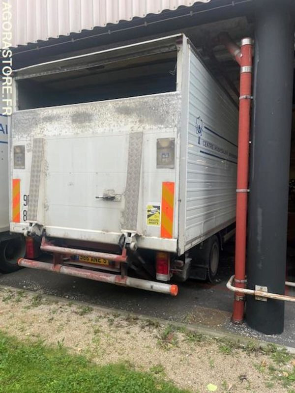 POID LOURD IVECO - بصندوق مغلق شاحنة: صور 2 POID LOURD IVECO - بصندوق مغلق شاحنة: صور 2