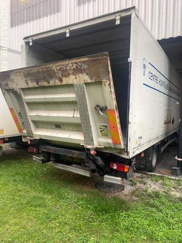 POID LOURD Renault Premium - بصندوق مغلق شاحنة: صور 3 POID LOURD Renault Premium - بصندوق مغلق شاحنة: صور 3