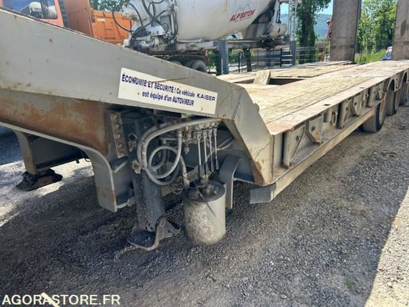 PORTE ENGINS KAISER 4 ESSIEUX 2001 - عربة مسطحة منخفضة مقطورة: صور 2 PORTE ENGINS KAISER 4 ESSIEUX 2001 - عربة مسطحة منخفضة مقطورة: صور 2