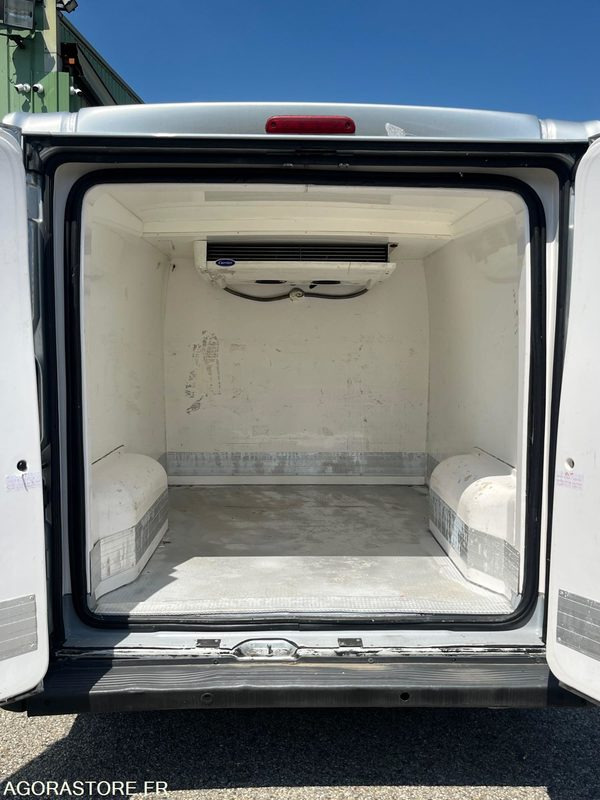Peugeot Boxer L1H2 330 L1H1 2L Bluehdi - 2017 - 139 950km - الشاحنات الصغيرة المبردة: صور 4 Peugeot Boxer L1H2 330 L1H1 2L Bluehdi - 2017 - 139 950km - الشاحنات الصغيرة المبردة: صور 4