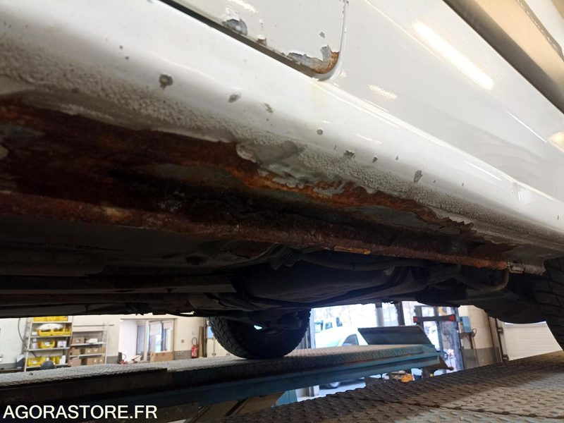 Peugeot Partner (pour pièces) - فان المدمجة: صور 4 Peugeot Partner (pour pièces) - فان المدمجة: صور 4