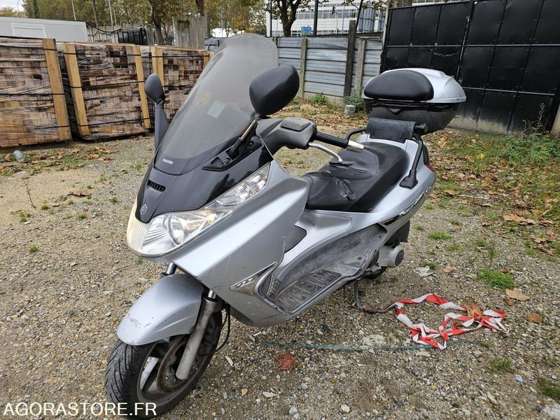 Piaggio X8 - 288EGW92 - 2004 - 35932km - دراجة بخارية: صور 1 Piaggio X8 - 288EGW92 - 2004 - 35932km - دراجة بخارية: صور 1