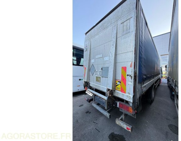 RENAULT 320 DCI - 2006 - 549 396km - شاحنة جرار: صور 4 RENAULT 320 DCI - 2006 - 549 396km - شاحنة جرار: صور 4