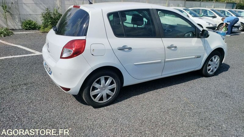 RENAULT CLIO - 2010 - 196673kms - سيارة: صور 2 RENAULT CLIO - 2010 - 196673kms - سيارة: صور 2