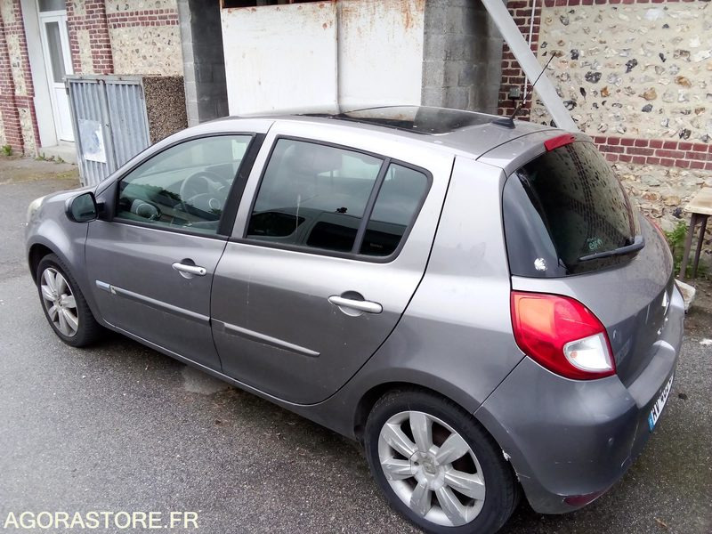 RENAULT CLIO 2010 - سيارة: صور 3 RENAULT CLIO 2010 - سيارة: صور 3
