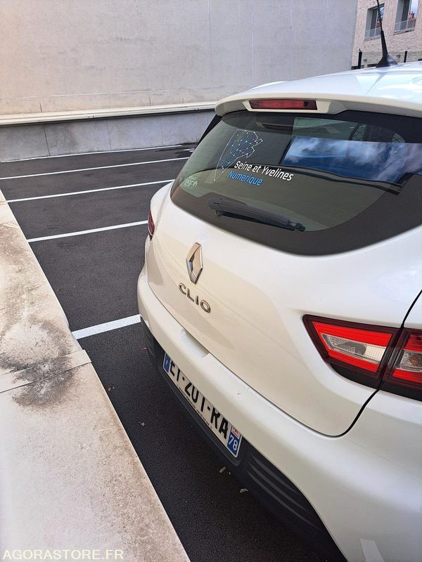 RENAULT - CLIO - 2018 - 79 000 KM - سيارة: صور 2 RENAULT - CLIO - 2018 - 79 000 KM - سيارة: صور 2