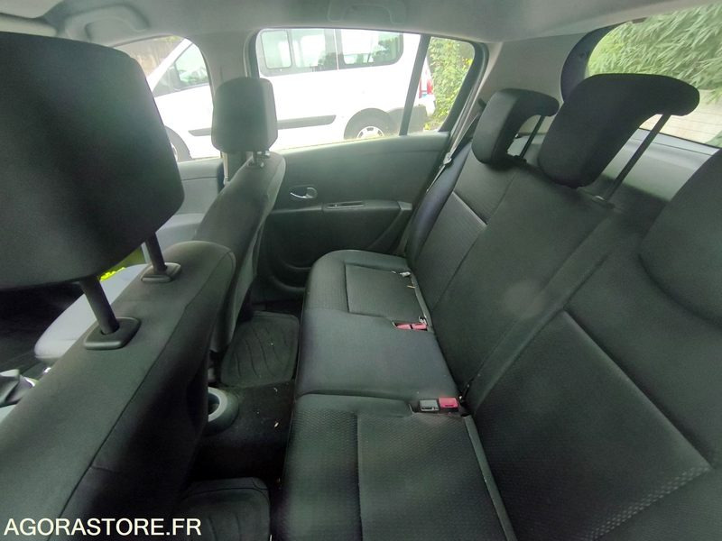 RENAULT CLIO III - سيارة: صور 4 RENAULT CLIO III - سيارة: صور 4